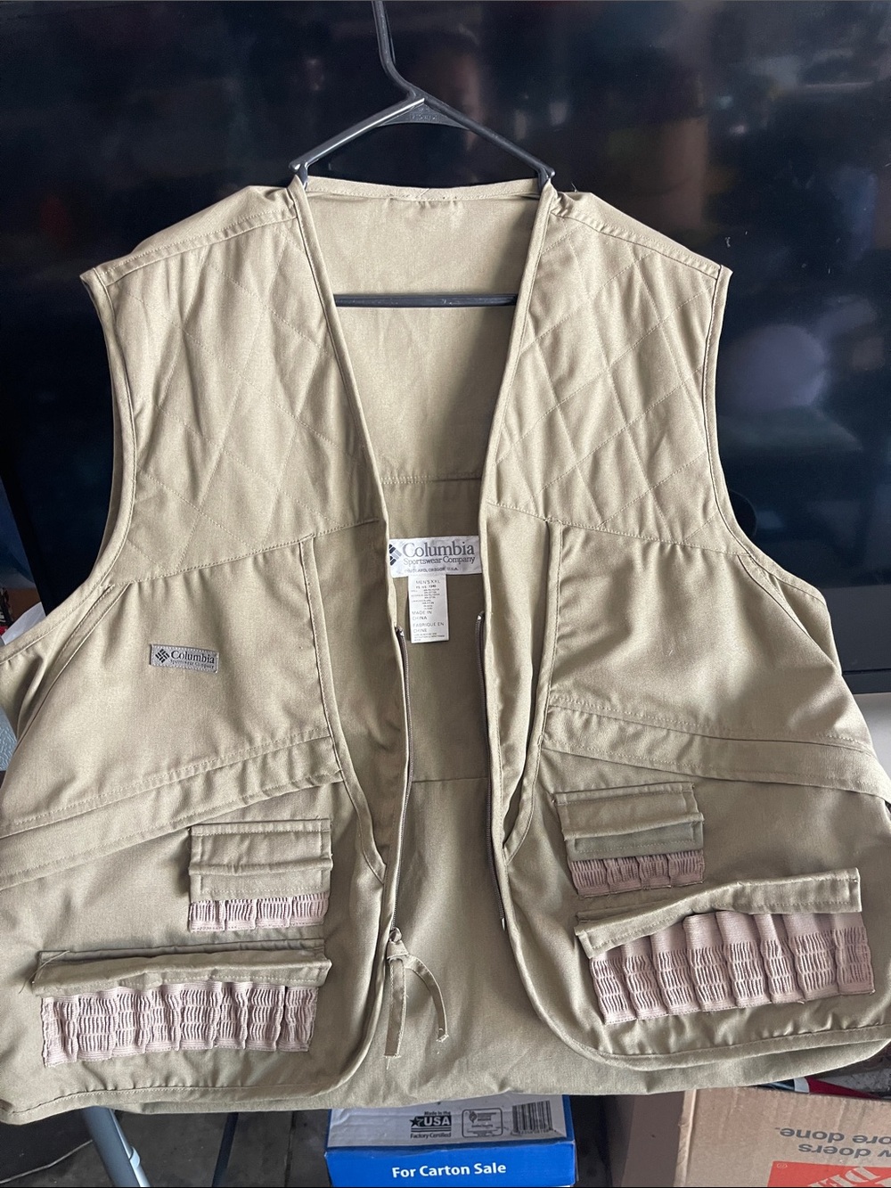 Columbia Beige/Tan Outdoor Utility Vest